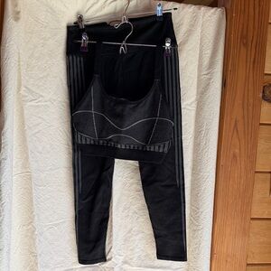 Fabletics set L leggings L top set in great condition worn once nwot